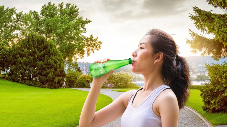 spritzer health reasons to drink sparkling mineral water